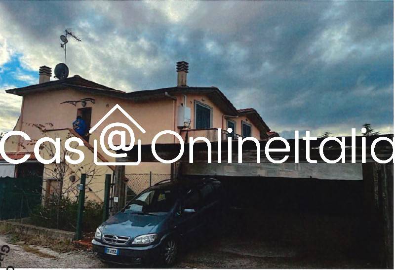 casa indipendente in vendita a Perugia in zona Colle Umberto I