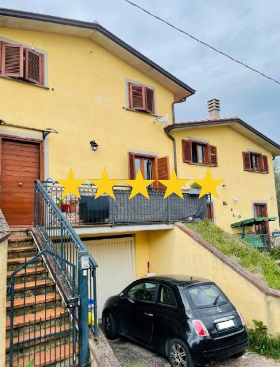 casa indipendente in vendita a Perugia in zona Piccione