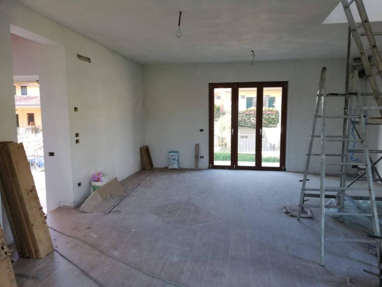 casa indipendente in vendita a Perugia in zona Fontignano