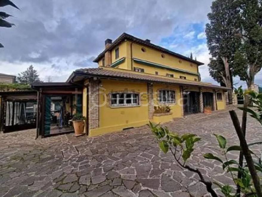 casa indipendente in vendita a Perugia in zona Montebello