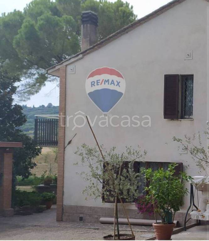 casa indipendente in vendita a Perugia in zona Montebello