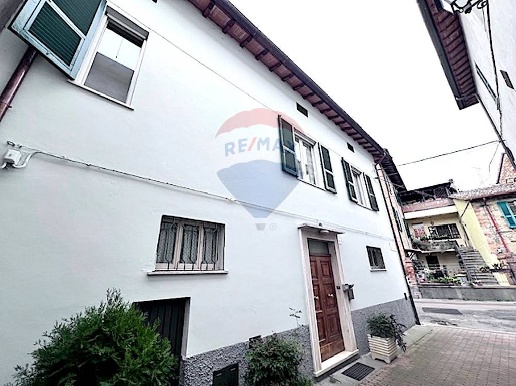 casa indipendente in vendita a Perugia in zona Mugnano
