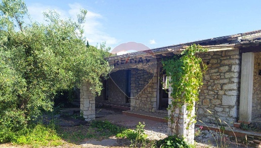 casa indipendente in vendita a Perugia in zona Lacugnano