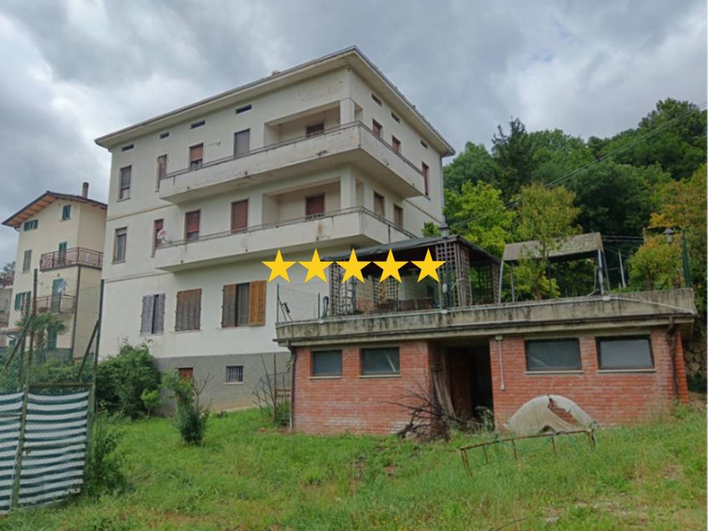casa indipendente in vendita a Perugia in zona Parlesca