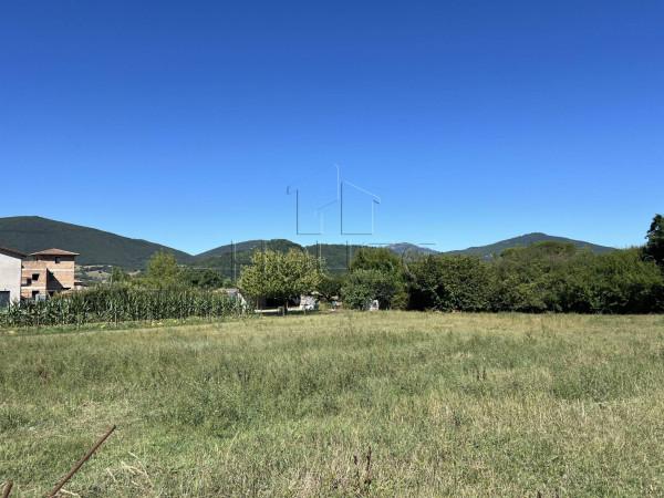 negozio in vendita a Perugia in zona Parlesca