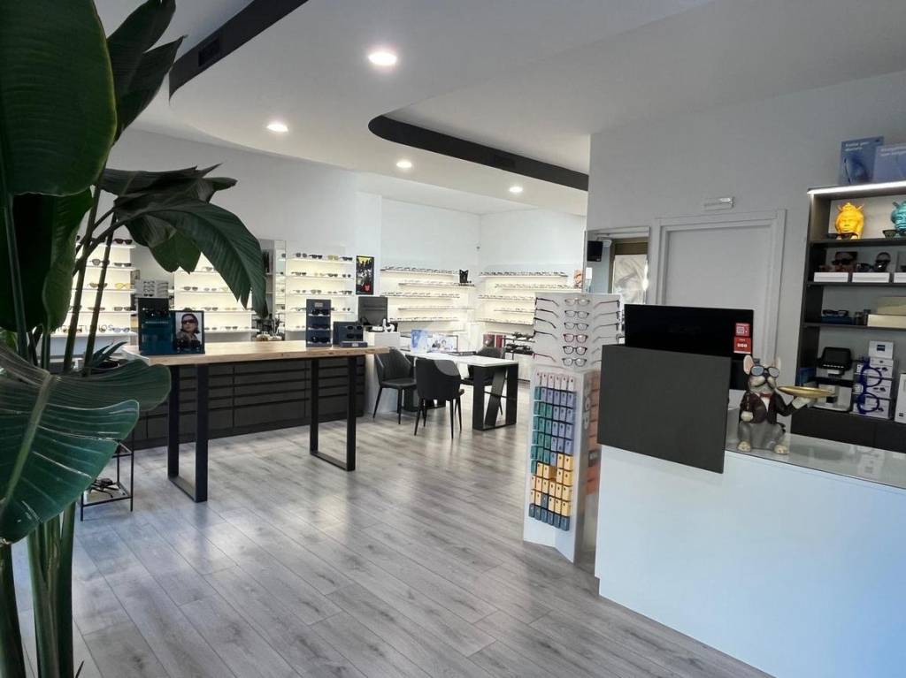 negozio in vendita a Perugia in zona Ponte San Giovanni