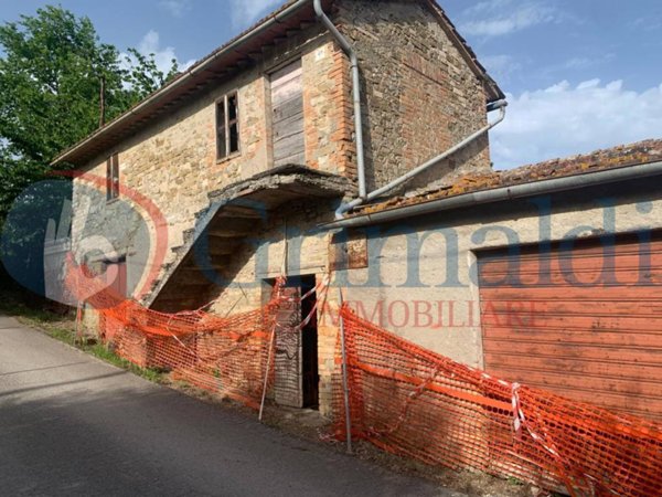 casa indipendente in vendita a Perugia in zona Parlesca