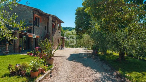 casale in vendita a Perugia