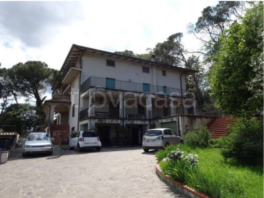 casa indipendente in vendita a Perugia in zona San Martino in Colle