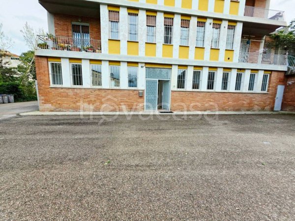 negozio in vendita a Perugia in zona Stazione