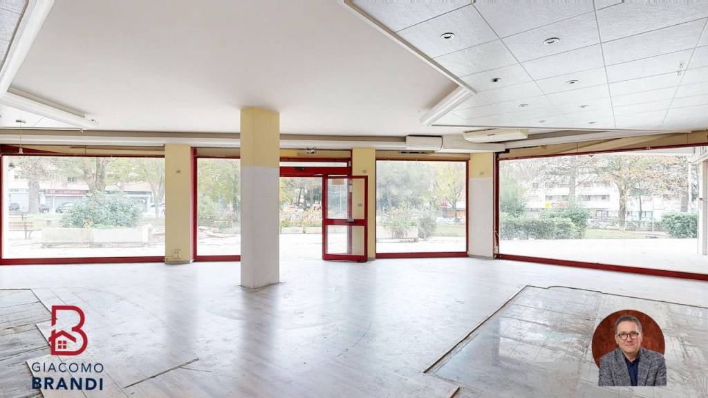 negozio in vendita a Perugia in zona Ponte San Giovanni