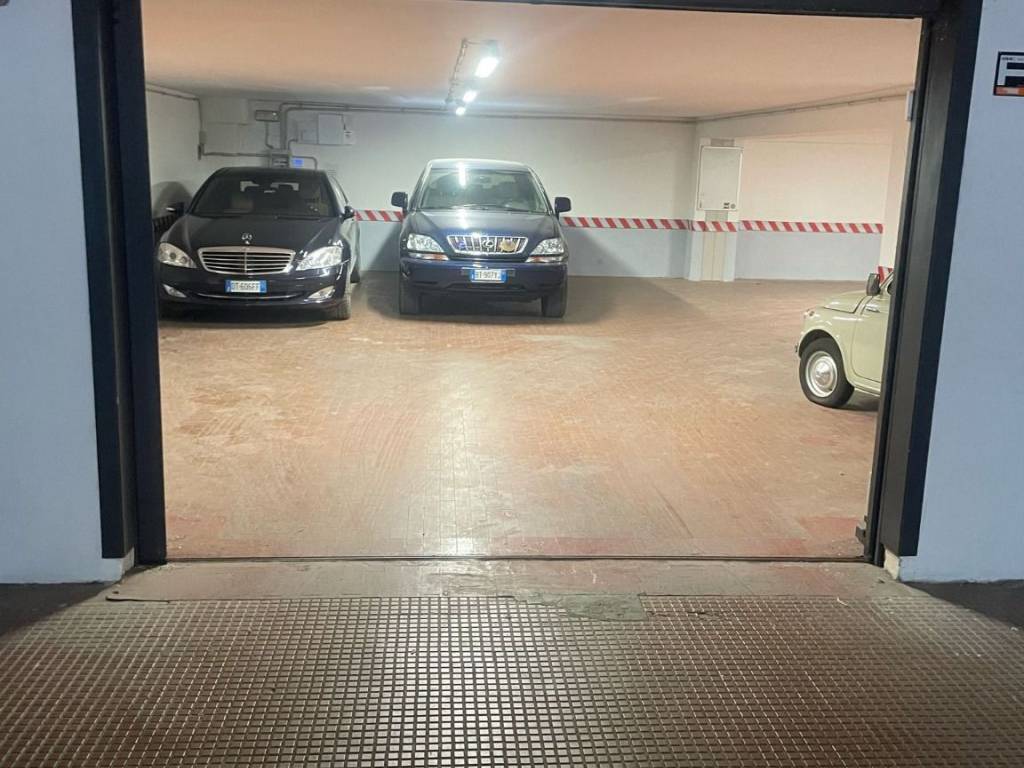 locale commerciale in vendita a Perugia in zona XX Settembre