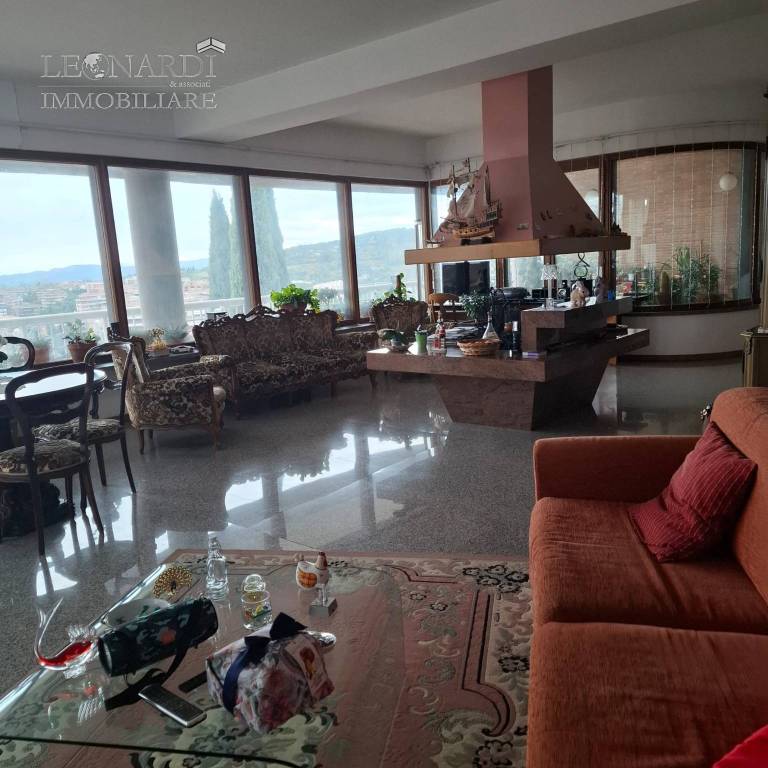 villa in vendita a Perugia in zona Santa Lucia