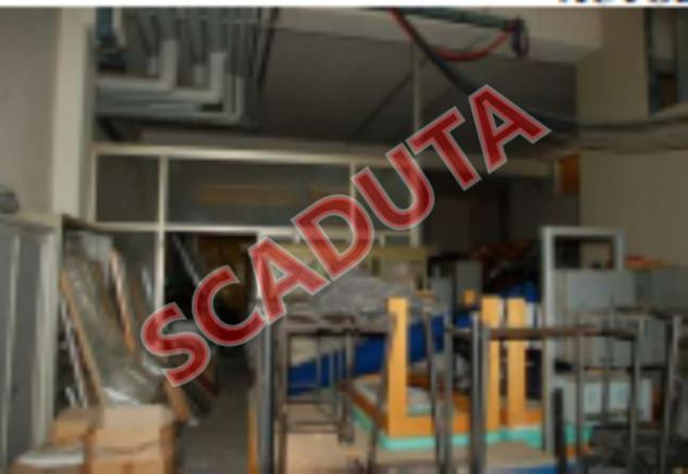 locale commerciale in vendita a Perugia in zona Lacugnano