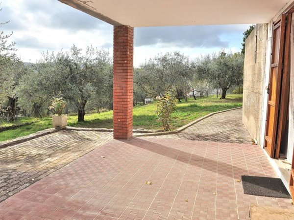 casa indipendente in vendita a Perugia in zona Colle Umberto I