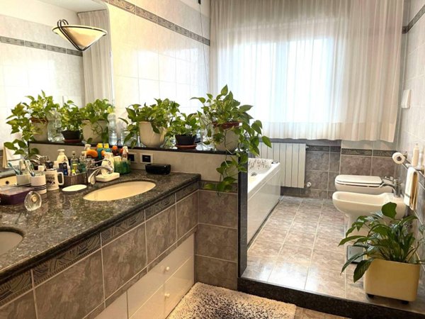 appartamento in vendita a Perugia in zona Collestrada