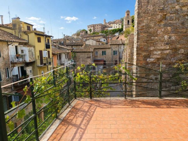 appartamento in vendita a Perugia in zona Centro Città