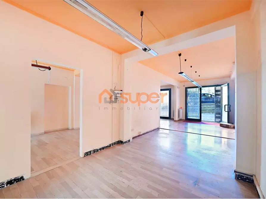 locale commerciale in vendita a Perugia in zona Centro Città