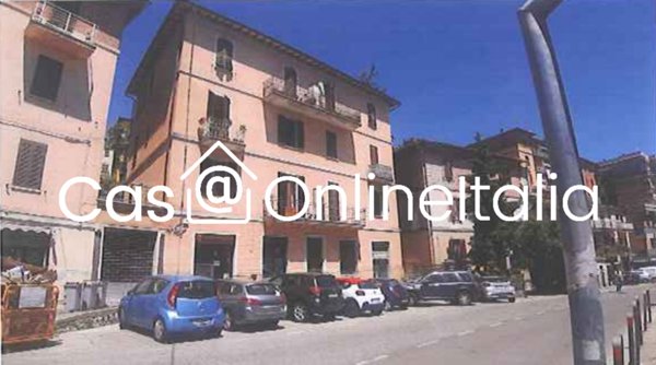 locale commerciale in vendita a Perugia