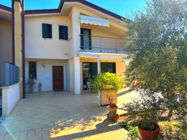 casa indipendente in vendita a Perugia in zona Pila