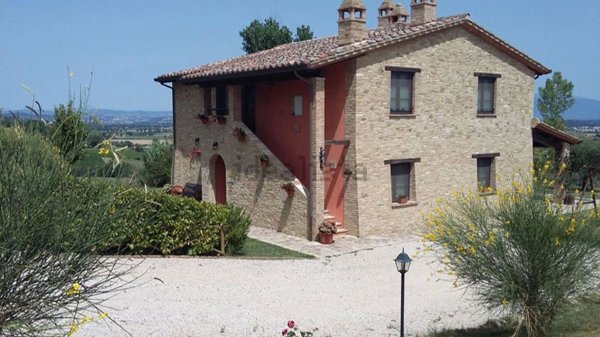 casa indipendente in vendita a Perugia in zona San Martino in Colle