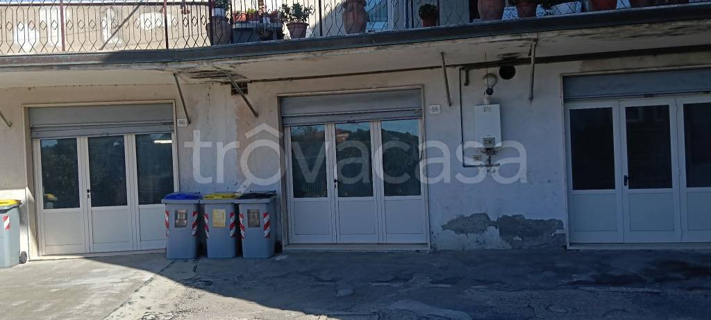 negozio in vendita a Perugia in zona Pianello