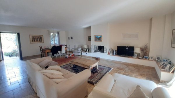 casa indipendente in vendita a Perugia in zona Montebello