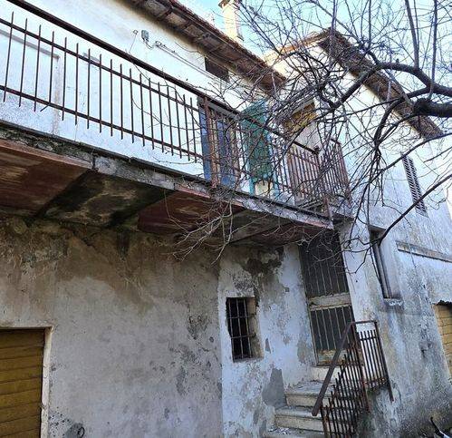 casa indipendente in vendita a Perugia in zona Pila