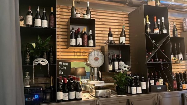 locale commerciale in vendita a Perugia in zona Centro Città