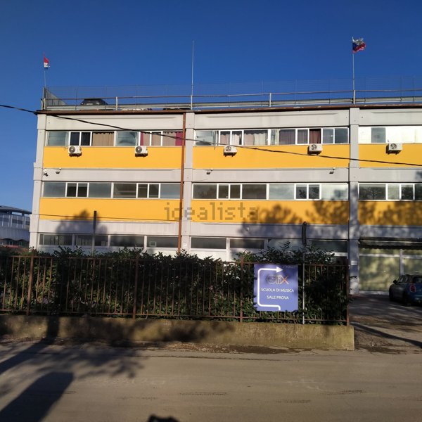 ufficio in vendita a Perugia in zona Madonna Alta