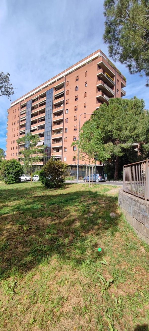 ufficio in vendita a Perugia in zona Madonna Alta