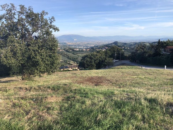 terreno edificabile in vendita a Perugia