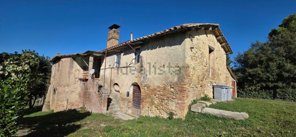casale in vendita a Perugia in zona Centro Città