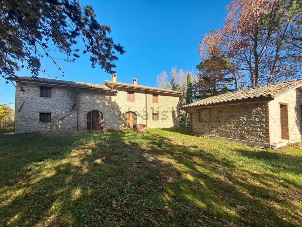 casale in vendita a Perugia in zona Mugnano