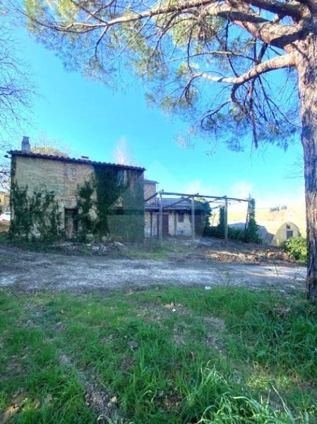 casale in vendita a Perugia in zona Centro Città