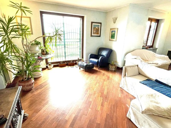 casa indipendente in vendita a Perugia in zona Ferro di Cavallo