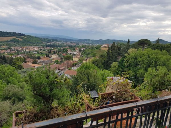 casa indipendente in vendita a Perugia in zona Villa Pitignano