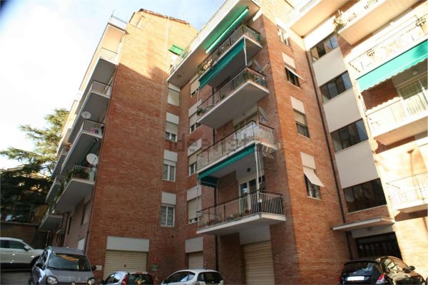 locale di sgombero in vendita a Perugia in zona Filosofi