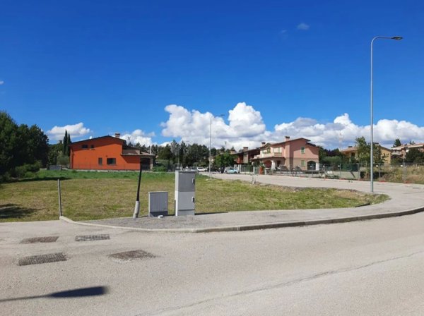 casa indipendente in vendita a Perugia in zona Collestrada