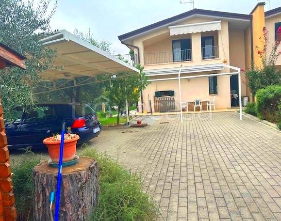 casa indipendente in vendita a Perugia in zona Pila