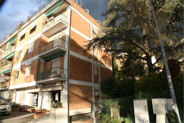 locale di sgombero in vendita a Perugia in zona Filosofi