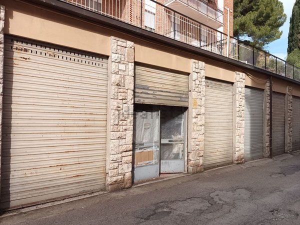 locale di sgombero in vendita a Perugia in zona Monteluce