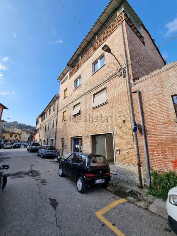 locale commerciale in vendita a Perugia in zona Ponte Valleceppi