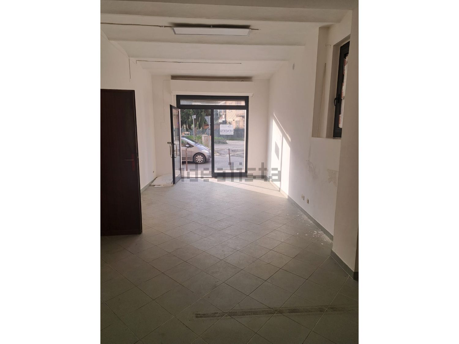 locale commerciale in vendita a Perugia in zona Ponte San Giovanni