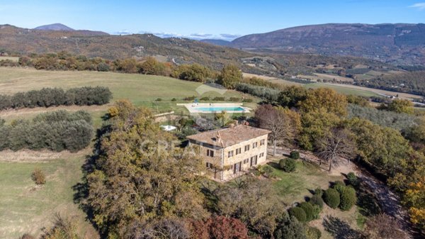 casale in vendita a Perugia