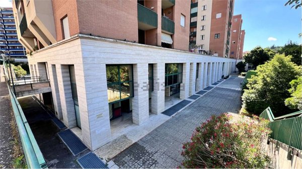 ufficio in vendita a Perugia in zona Madonna Alta