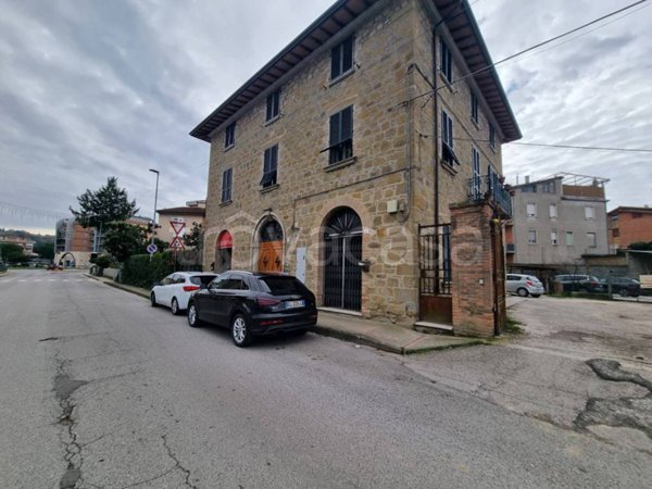 negozio in vendita a Perugia in zona Ponte Felcino