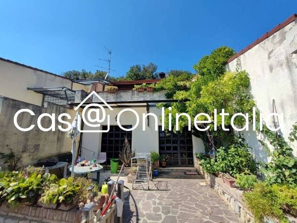 casa indipendente in vendita a Perugia