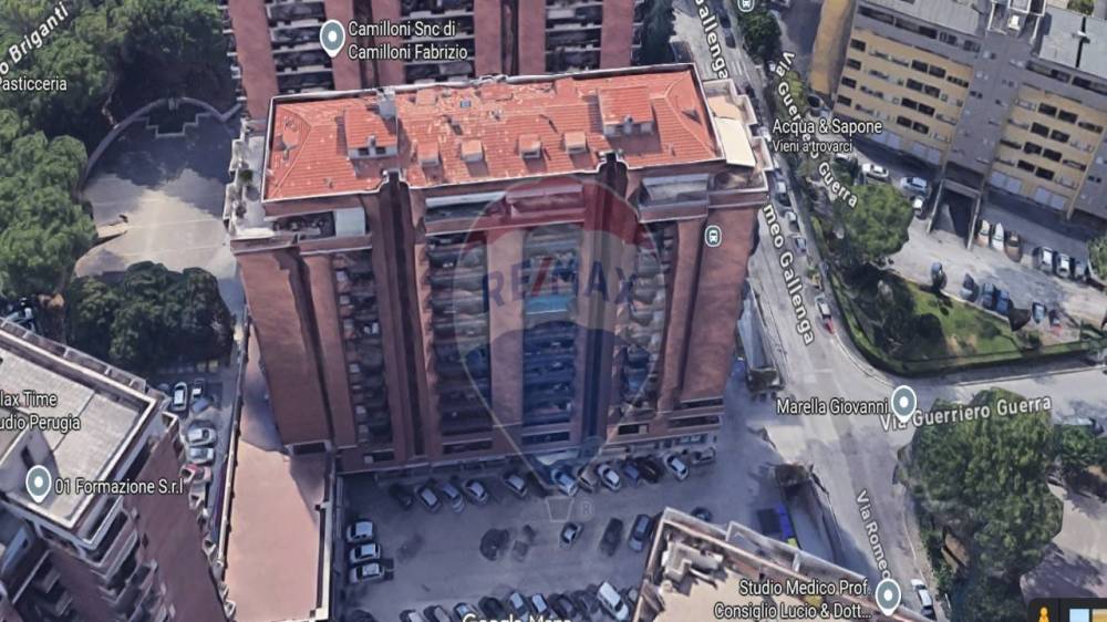 locale commerciale in vendita a Perugia in zona Madonna Alta
