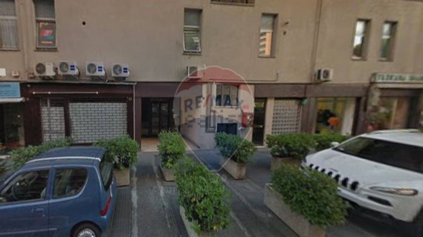 locale commerciale in vendita a Perugia in zona Madonna Alta